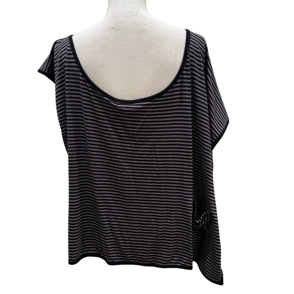 NWT Matti Mamane Just Tunic. Narrow stripes. Medium